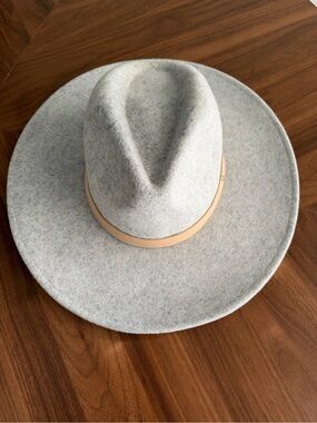 JLUXLABEL Light Gray Fedora with Tan Band